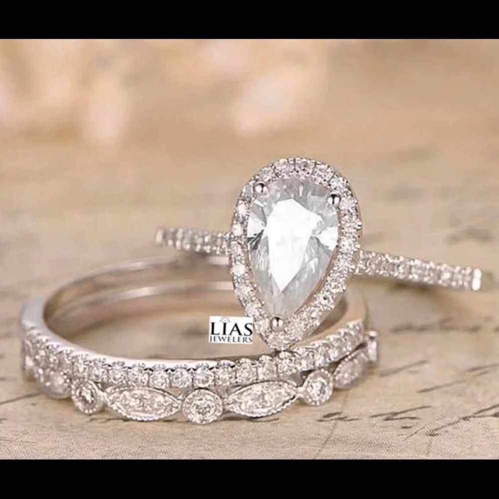 New 18k White gold wedding ring set